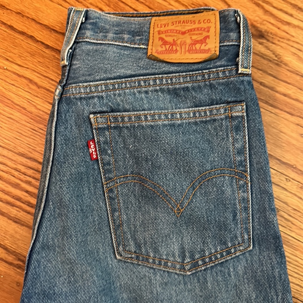 Levi's Women's Straight Leg Jeans in Blue - Picture 3 of 13
